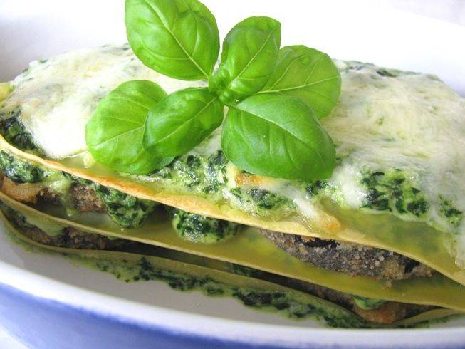 Lasagne szpinakowa z panierowanym bakłażanem