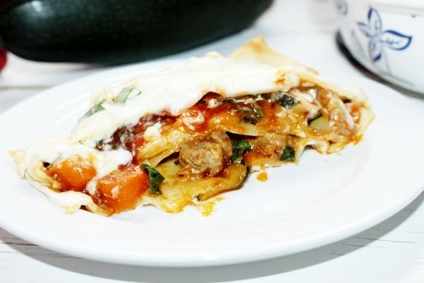 Lasagne z karkówką i cukinią 