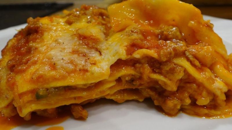 Lasagne z mięsem mielonym i cukinią