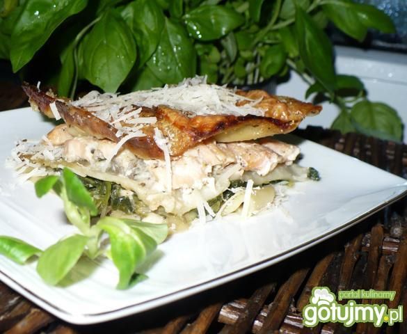 Lasagne z roszponką szpinakiem i łososie Lasagne z roszponką szpinakiem i łososie