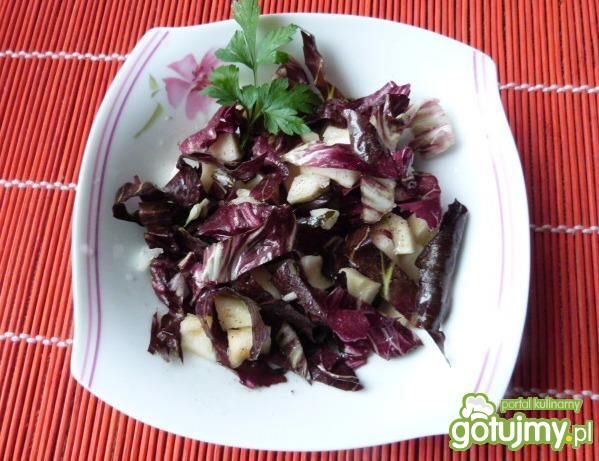 Łatwa i szybka surówka z cykorii 