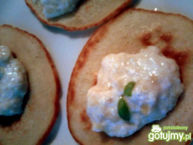 Łatwe naleśniki z jogurtem egzotycznym Łatwe naleśniki z jogurtem egzotycznym