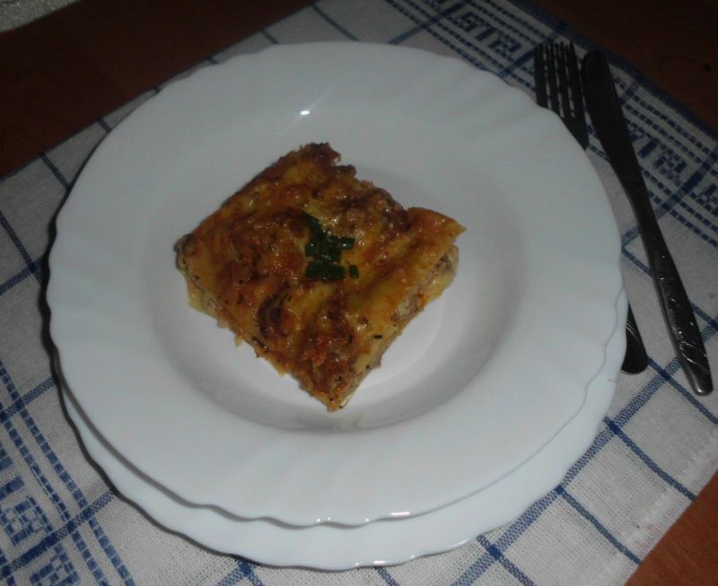 Lazania z mielonym mięsem Lazania z mielonym mięsem