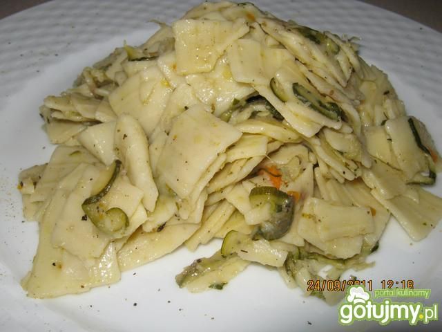 Łazanki z cukinią.