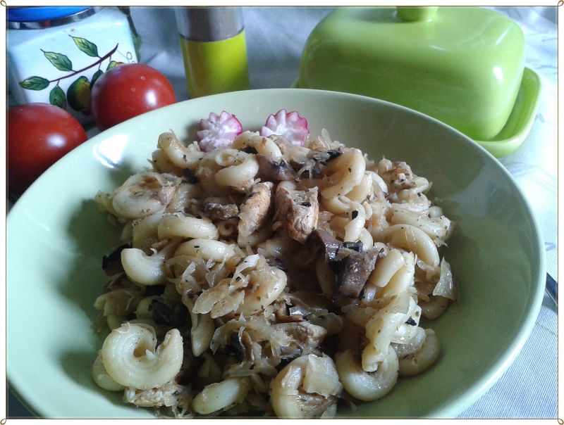 Łazanki z grillowanym kurczakiem i pieczarkami 