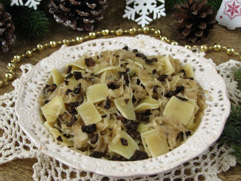 Łazanki z kapustą i suszonymi grzybami