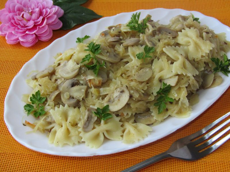 Łazanki z kapustą kiszoną i pieczarkami Łazanki z kapustą kiszoną i pieczarkami