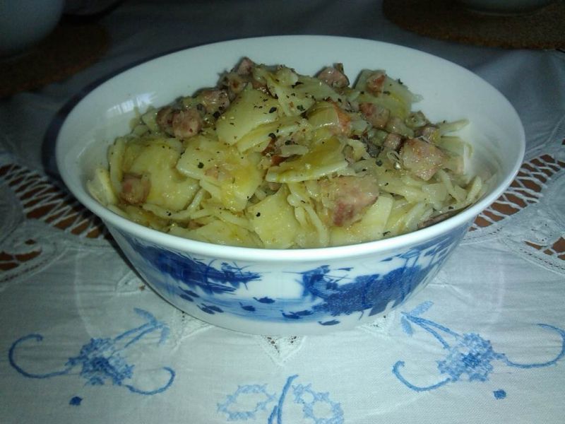 Łazanki z kiełbasa i kapustą kiszoną