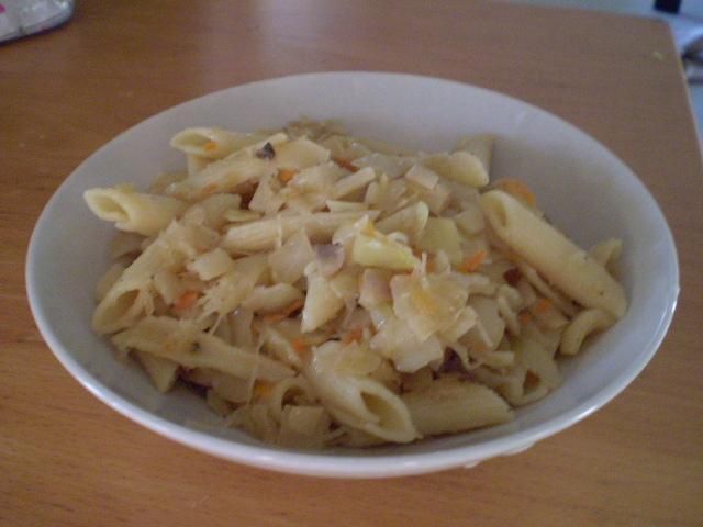 Łazanki z wędzonym boczkiem, pieczarkami