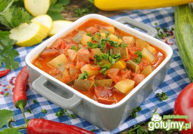 Leczo, czyli rozgrzewająca zupa z cukini Leczo, czyli rozgrzewająca zupa z cukini