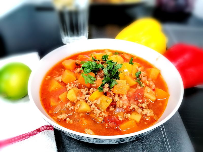 Leczo z batatem i indykiem 