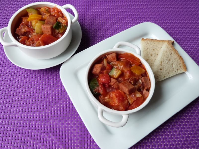 Leczo z białą kapustą i szynką Leczo z białą kapustą i szynką