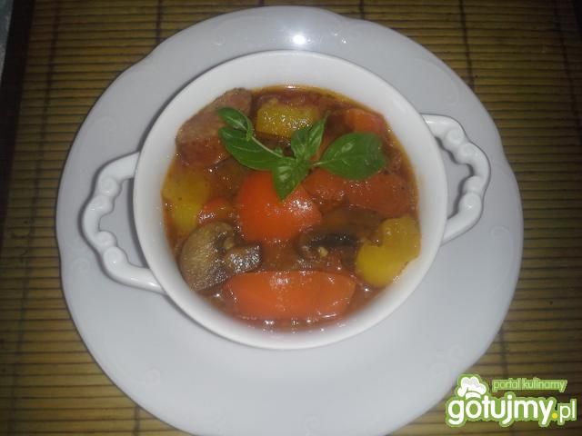 Leczo z cukinią i pieczarkami