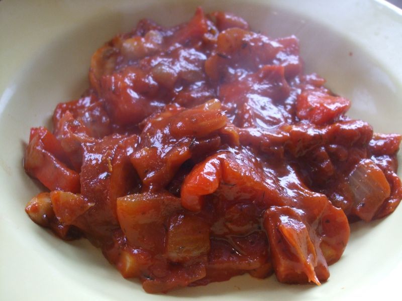 Leczo z czosnkiem i pieczarkami Leczo z czosnkiem i pieczarkami