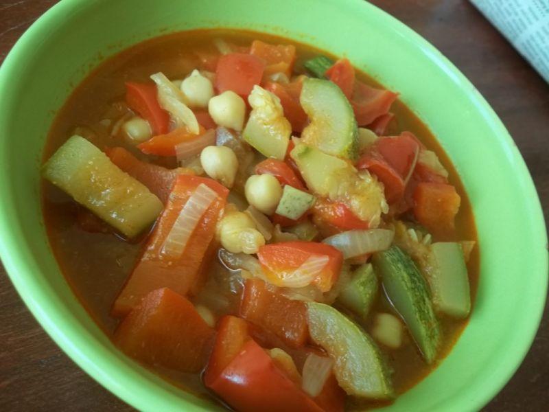 Leczo z dodatkiem ciecierzycy Leczo z dodatkiem ciecierzycy