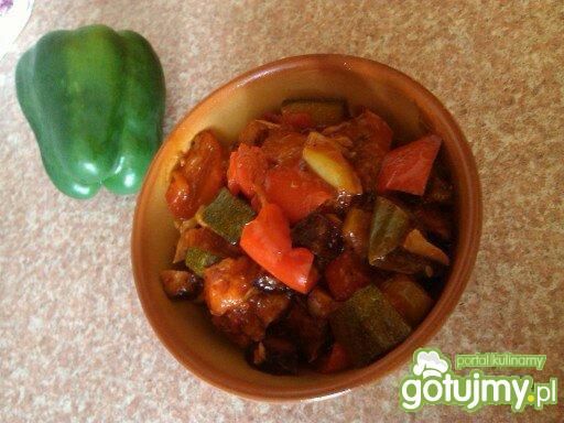 Leczo z dodatkiem grillowanego kurczaka Leczo z dodatkiem grillowanego kurczaka