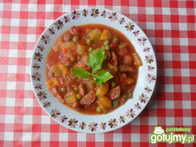 Leczo z groszkiem, cukinią i pomidorami