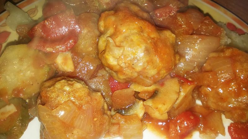 Leczo z klopsikami Leczo z klopsikami