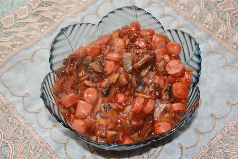 Leczo z parówkami  Leczo z parówkami