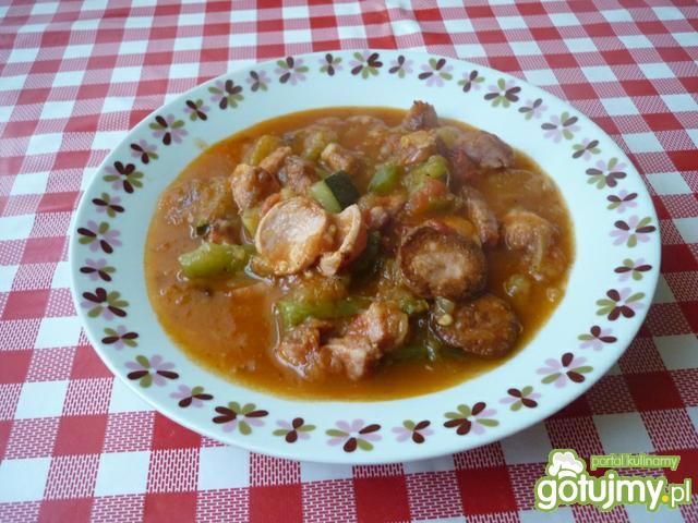 Leczo z parówkami. Leczo z parówkami.