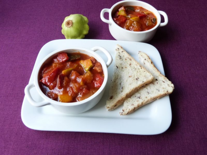 Leczo z patisonami i kolorową cukinią