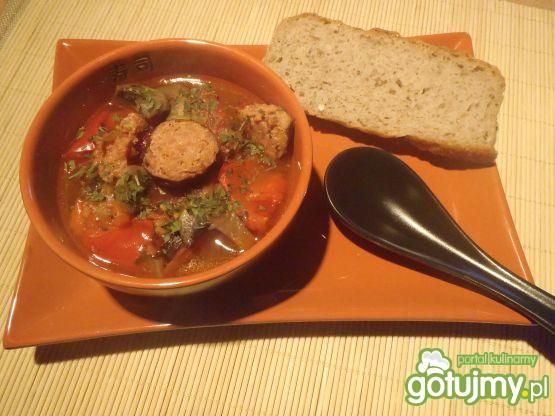 Leczo z pieczarkami i kiełbaską