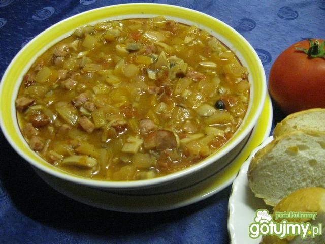 Leczo z pieczoną papryką i paróweczkami  Leczo z pieczoną papryką i paróweczkami