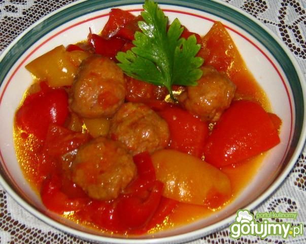 Leczo z pulpetami Leczo z pulpetami