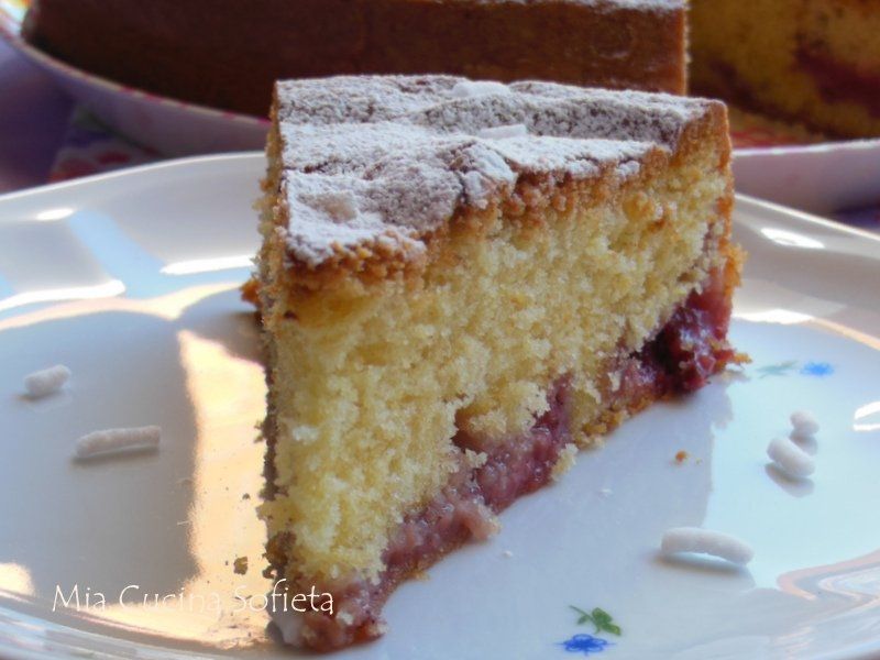 Lekka babka biszkoptowa z owocami Lekka babka biszkoptowa z owocami