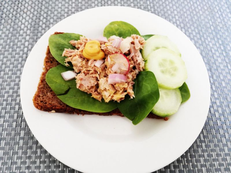 Lekka kanapka z tuńczykiem