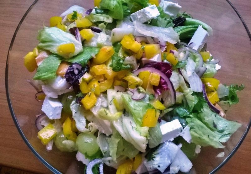 Lekka, kolorowa sałatka  Lekka, kolorowa sałatka