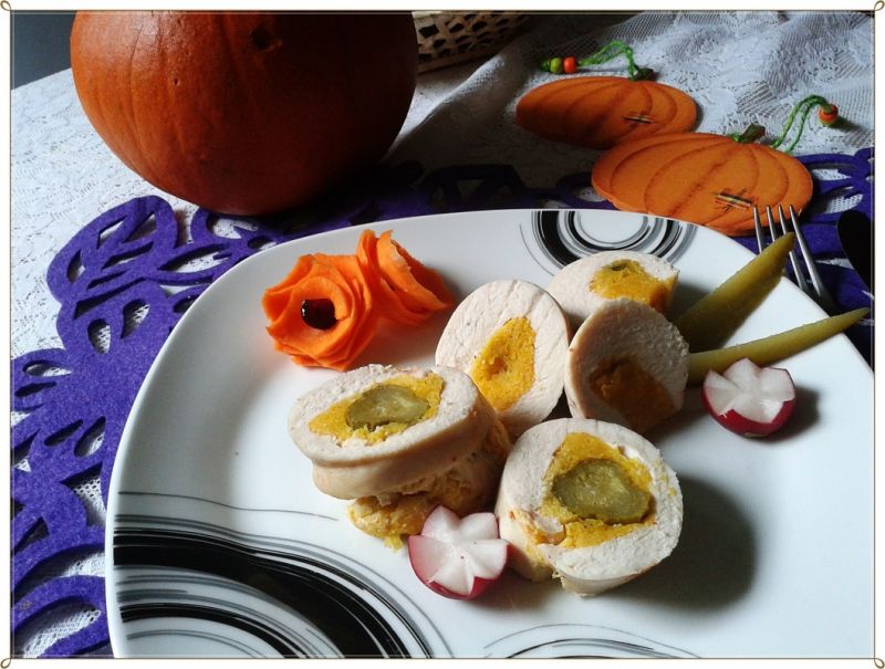 Lekka roladka drobiowa z musem dyniowym