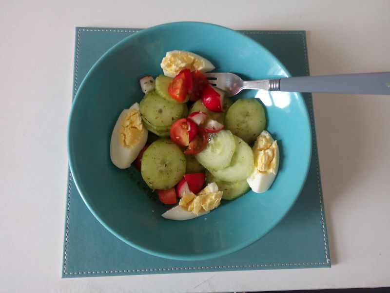 Lekka sałatka z jajkiem