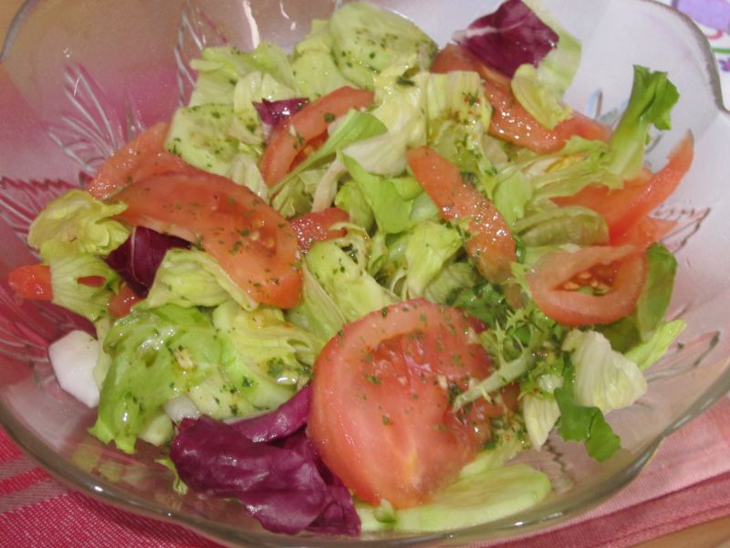 Lekka sałatka z mixem sałat Lekka sałatka z mixem sałat