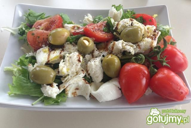 Lekka sałatka z mozzarellą