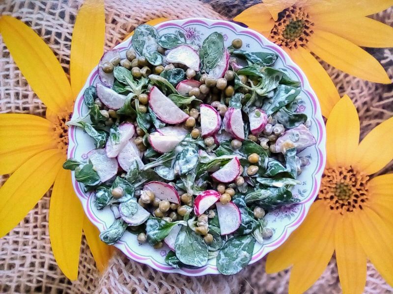 Lekka sałatka z roszponką 