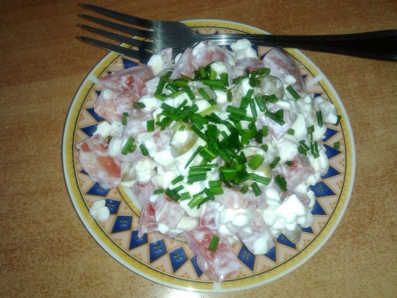 Lekka sałatka z serkiem ziarnistym  Lekka sałatka z serkiem ziarnistym