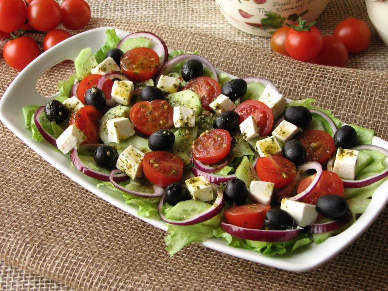 Lekka sałatka z sosem winegret