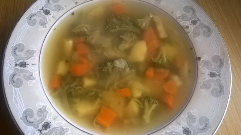 Lekka zupa brokułowa Lekka zupa brokułowa