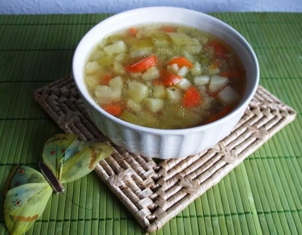 Lekka zupa warzywna Lekka zupa warzywna