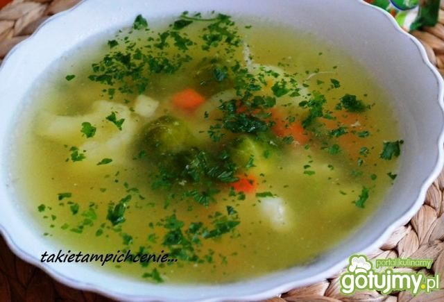 Lekka zupka warzywna z grysikiem