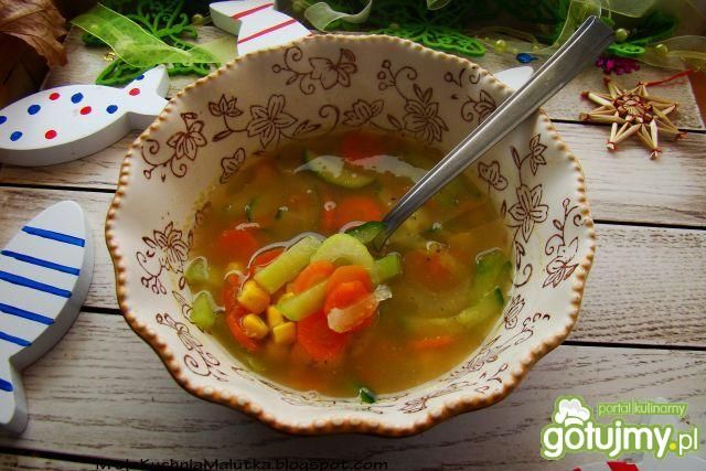 Lekka zupka z zielonym ogórkiem  Lekka zupka z zielonym ogórkiem