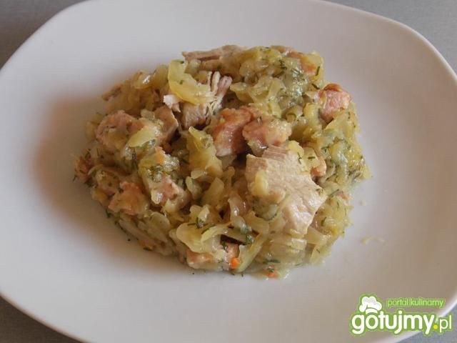 Lekki bigos z młodej kapusty