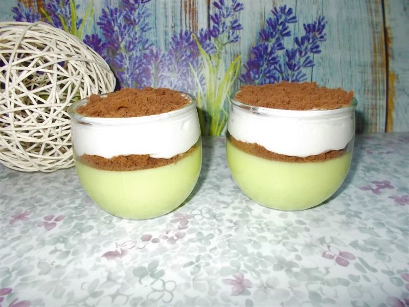 Lekki deser jogurtowo-ciasteczkowy Lekki deser jogurtowo-ciasteczkowy