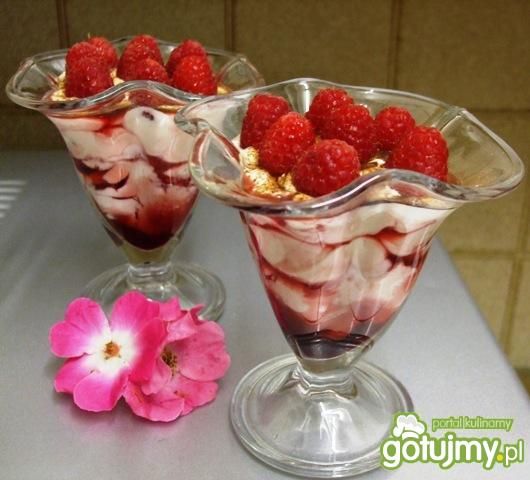 Lekki deser z malinami - express