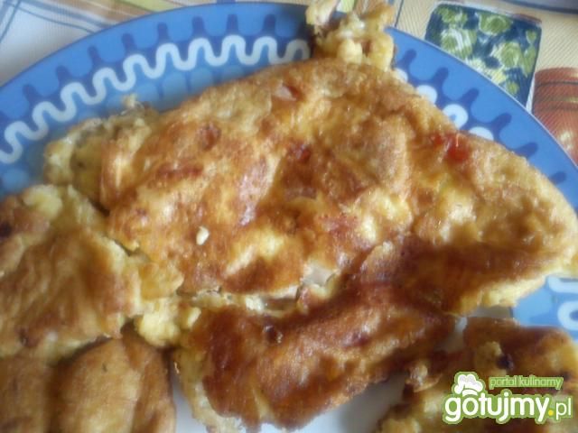 Lekki omlet z szynką, serem, pomidorem