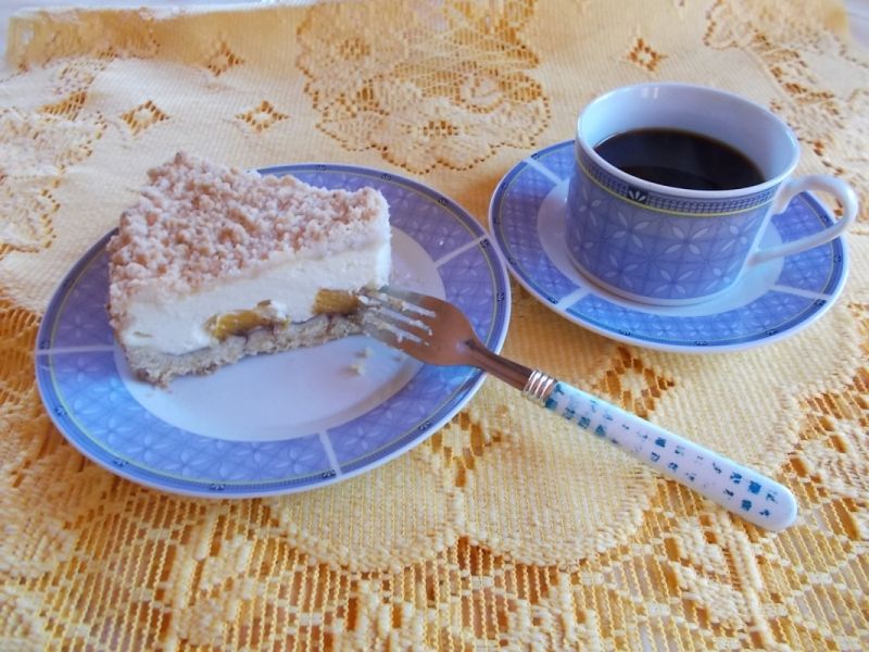 Lekki sernik na budyniowym spodzie Lekki sernik na budyniowym spodzie