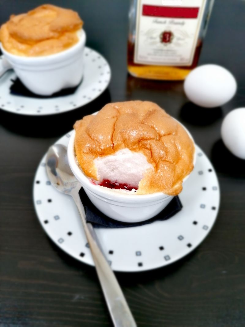 Lekki suflet z owocami leśnymi z brandy Lekki suflet z owocami leśnymi z brandy