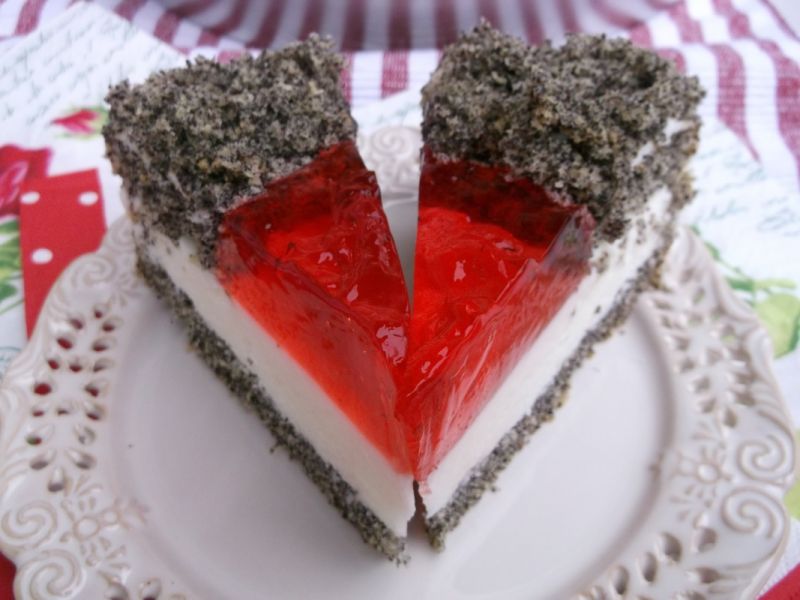 Lekki torcik makowo-śmietankowy