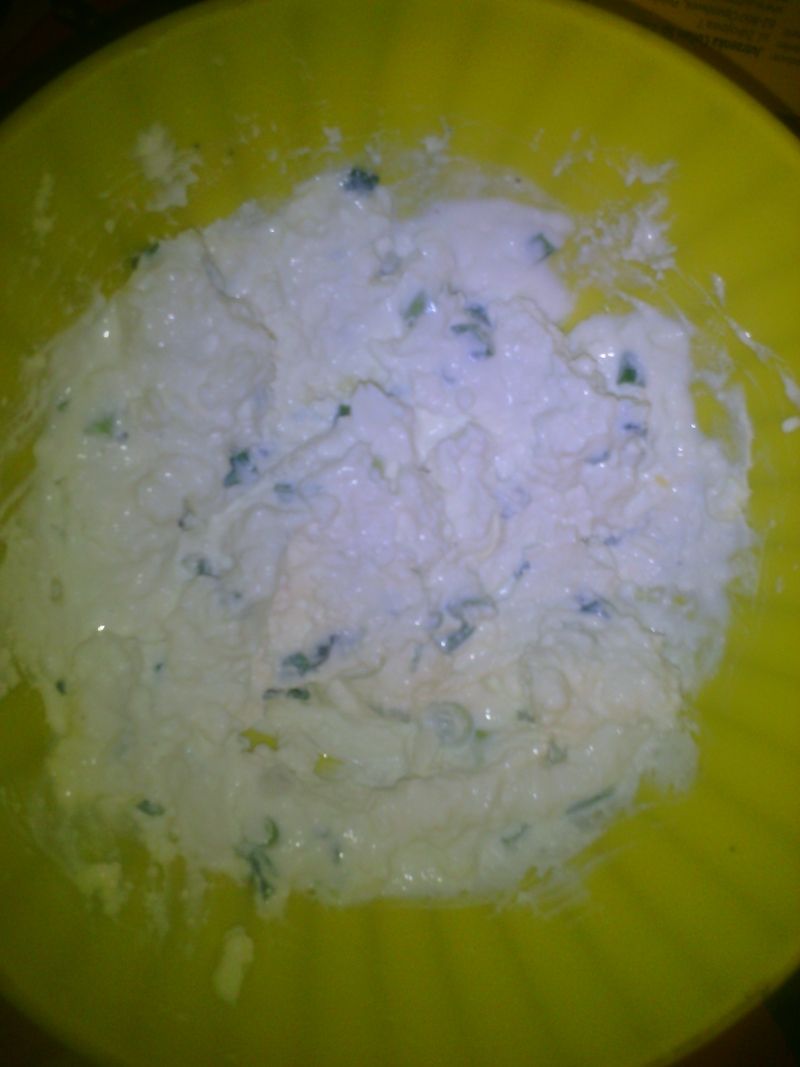 Lekki twarożek smakowity do ciepłych bułeczek 